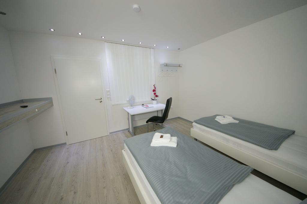 Hotel Am Rosenplatz,24 Stunden Check In, Kostenfreie Parkplaetze Brechtorf Pokoj fotografie