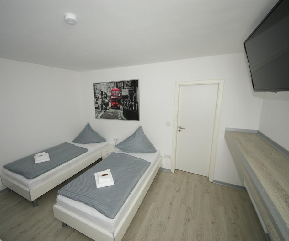 Hotel Am Rosenplatz,24 Stunden Check In, Kostenfreie Parkplaetze Brechtorf Pokoj fotografie