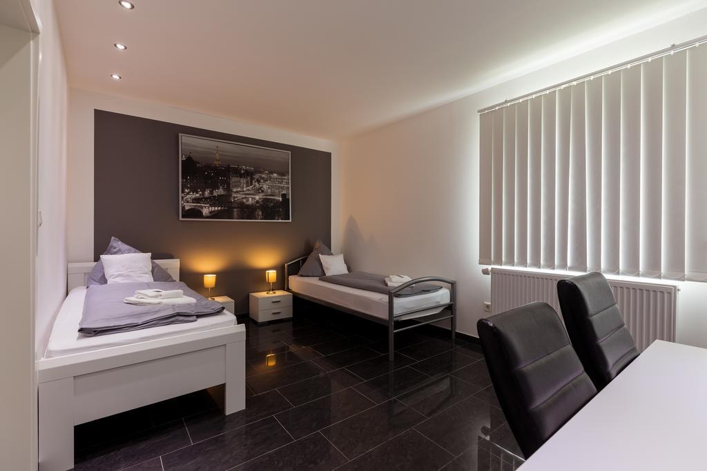 Hotel Am Rosenplatz,24 Stunden Check In, Kostenfreie Parkplaetze Brechtorf Exteriér fotografie